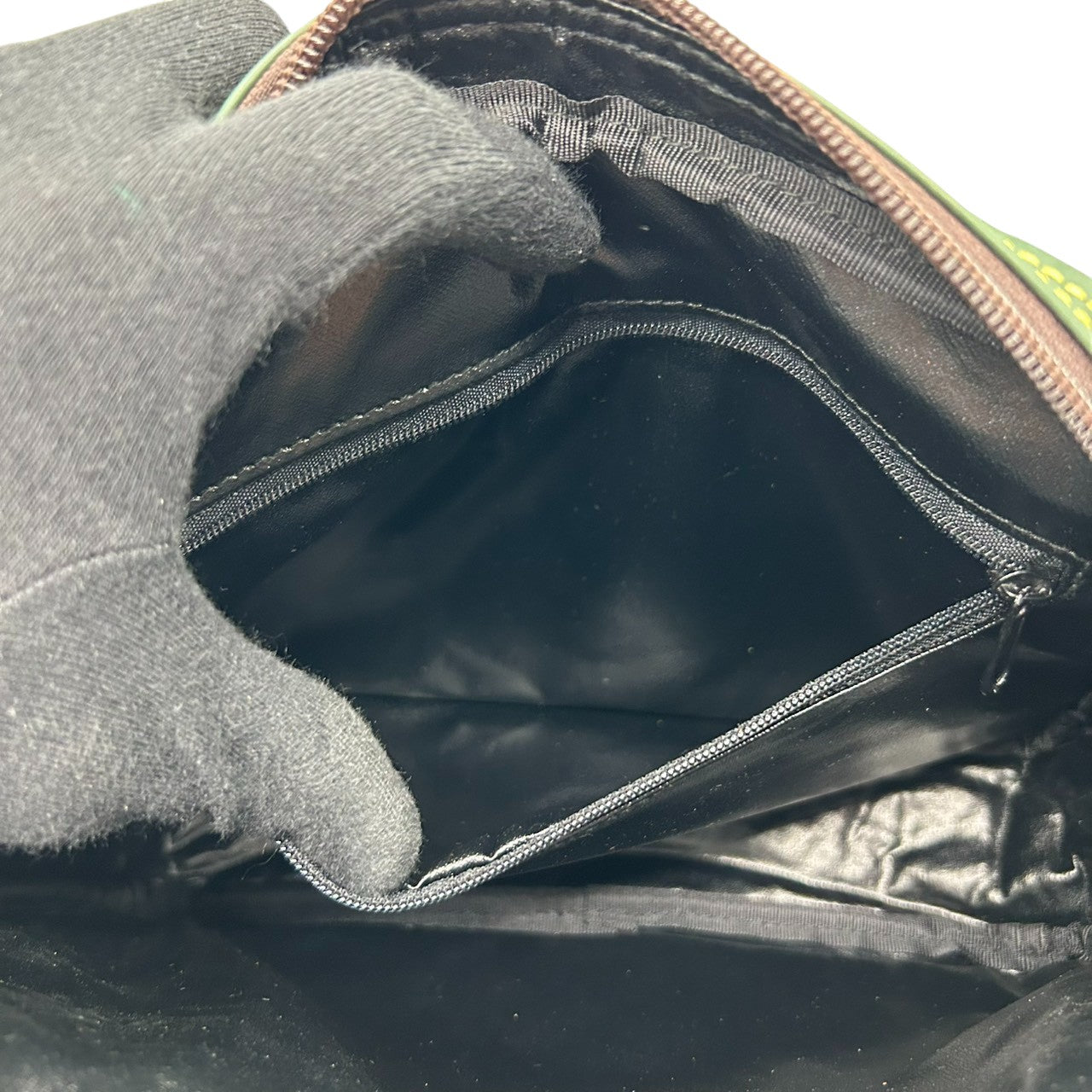 【美品】ユナイテッド ポロ UNITED POLO セカンドバッグ クラッチバッグ ポーチ ナイロン レザー カーキ グリーン 茶色 ポロ競技 ロゴ ストラップ付き 軽量 丈夫 トラベル 旅行 メンズ 紳士 鞄 カバン s9