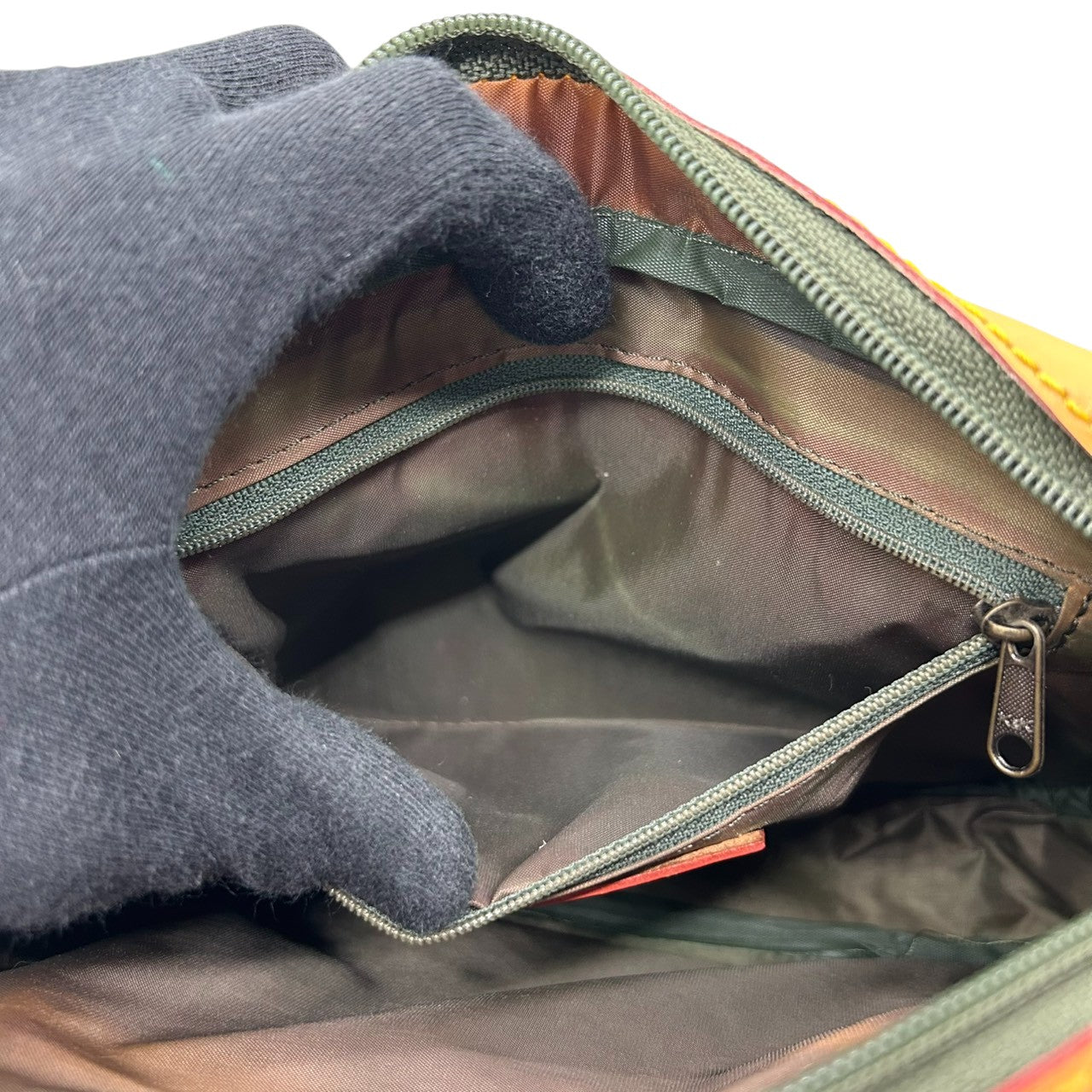 【良品】ハンティングワールド HUNTING WORLD ショルダーバッグ 斜め掛け ポシェット ナイロン レザー カーキ グリーン ベージュ バイカラー ロゴ ヴィンテージ レトロ 旅行 トラベル 街歩き メンズ レディース 鞄 カバン s9