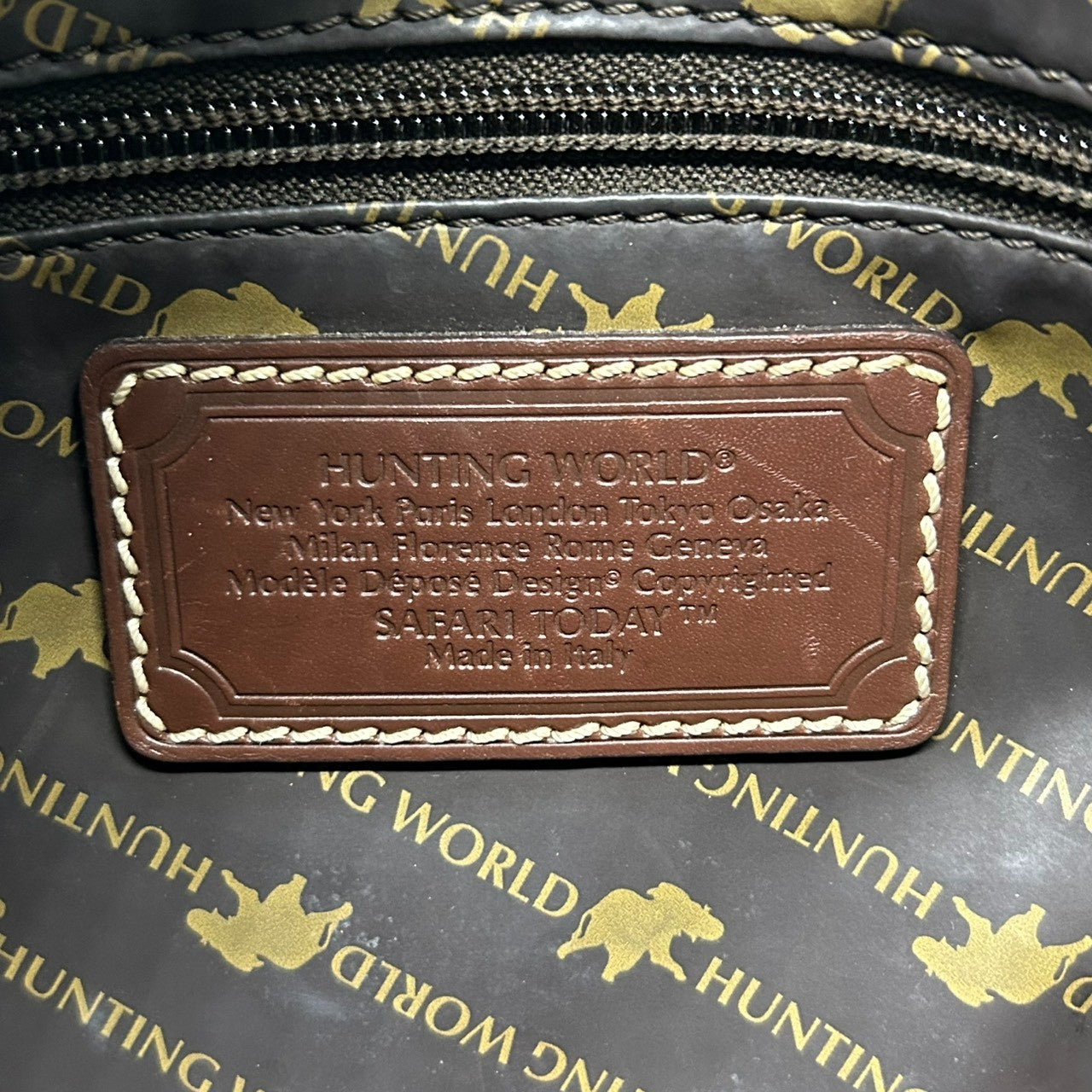 【良品】ハンティングワールド HUNTING WORLD ショルダーバッグ 斜め掛け 肩掛け ナイロン レザー カーキ グリーン ブラウン バイカラー ロゴ ヴィンテージ レトロ 旅行 トラベル 街歩き 軽量 メンズ レディース 鞄 カバン s5