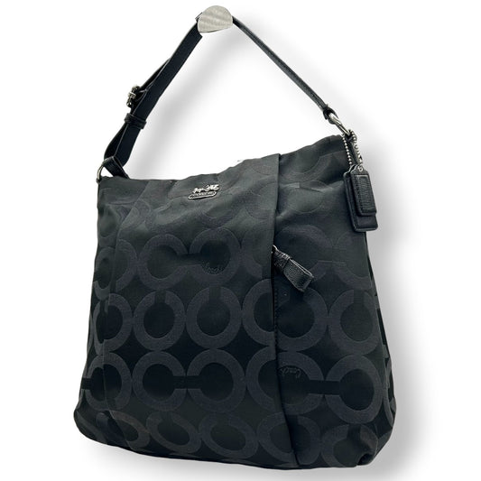 美品 COACH コーチ ショルダーバッグ シグネチャー ワンショルダー 2way 斜め掛け可 ナイロン レザー ブラック 黒 シルバー金具 ロゴ チャーム付き レディース エレガント クラシック ビンテージ 通勤 通学 お出かけ 21121 s8
