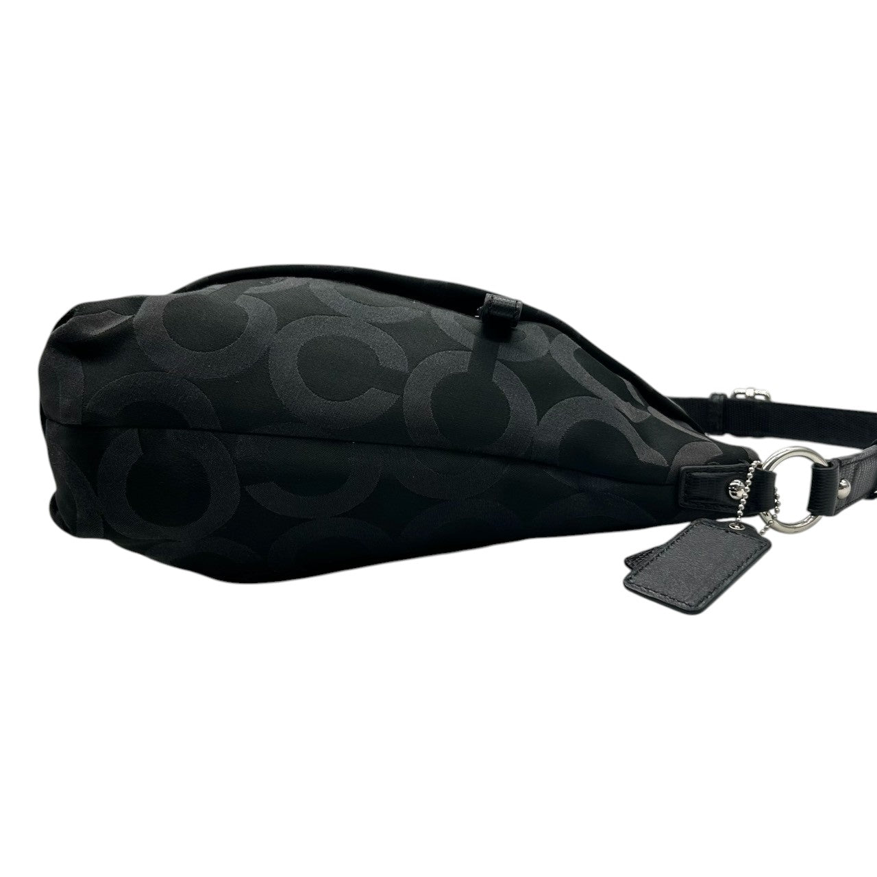 美品 COACH コーチ ショルダーバッグ シグネチャー ワンショルダー 2way 斜め掛け可 ナイロン レザー ブラック 黒 シルバー金具 ロゴ チャーム付き レディース エレガント クラシック ビンテージ 通勤 通学 お出かけ 21121 s8
