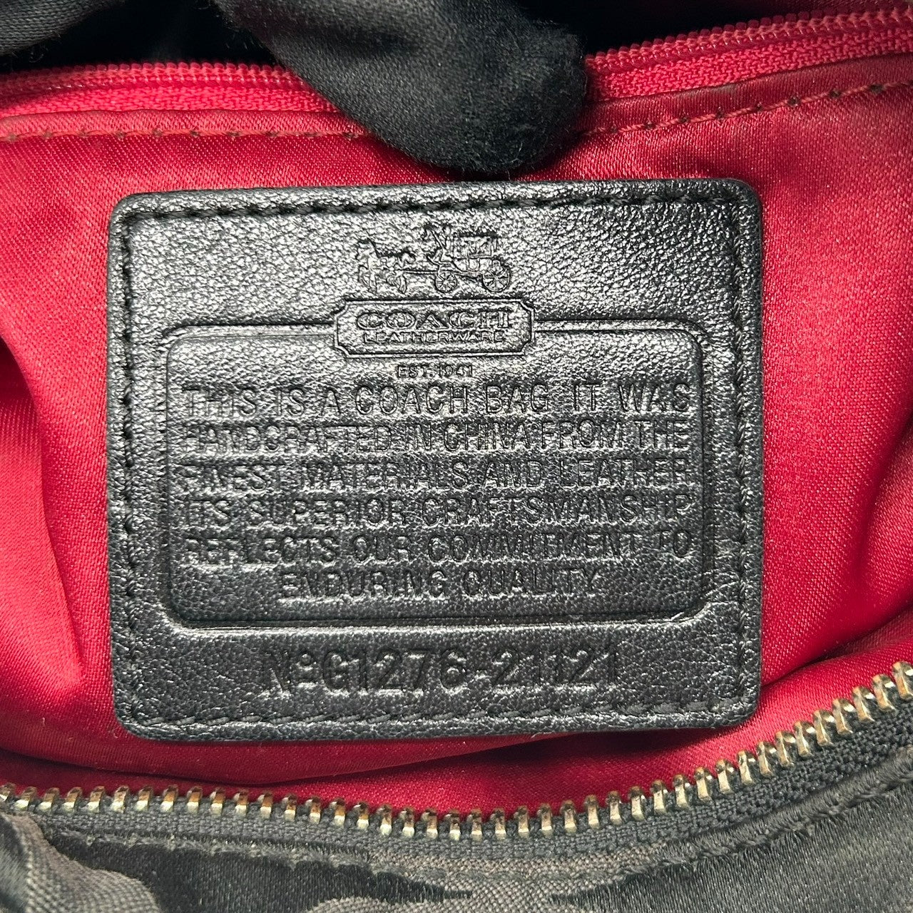 美品 COACH コーチ ショルダーバッグ シグネチャー ワンショルダー 2way 斜め掛け可 ナイロン レザー ブラック 黒 シルバー金具 ロゴ チャーム付き レディース エレガント クラシック ビンテージ 通勤 通学 お出かけ 21121 s8
