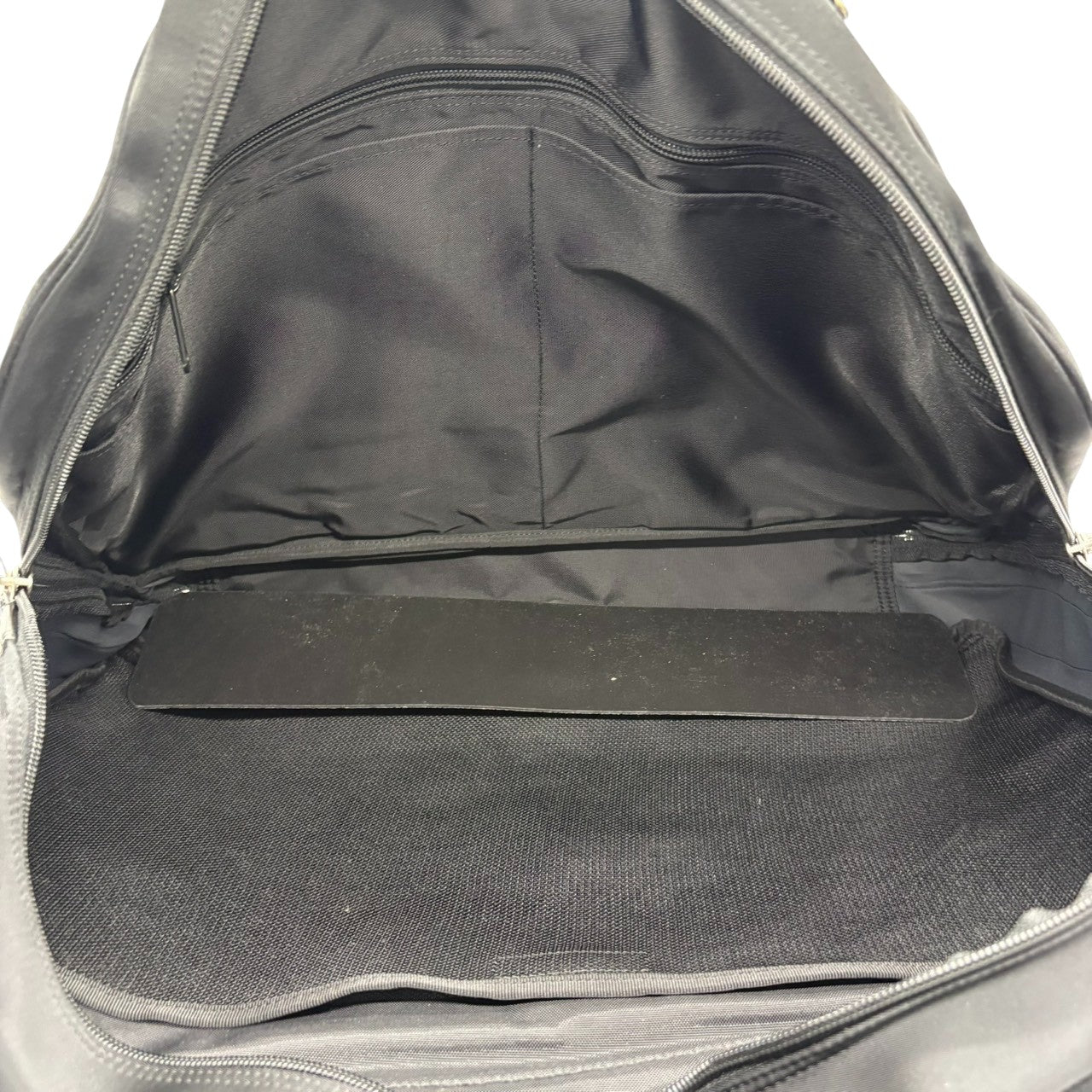 ポーター PORTER 吉田カバン ガーメントバッグ 2WAY ナイロン ブラック 黒 ショルダー 斜め掛け可 スーツ 収納 出張 冠婚葬祭 ビジネス トラベル 旅行 大容量 軽量 メンズ レディース ユニセックス 日本製 美品 クラシック エレガント 鞄 カバン 状態良好 丈夫 定番 0108JB032 X