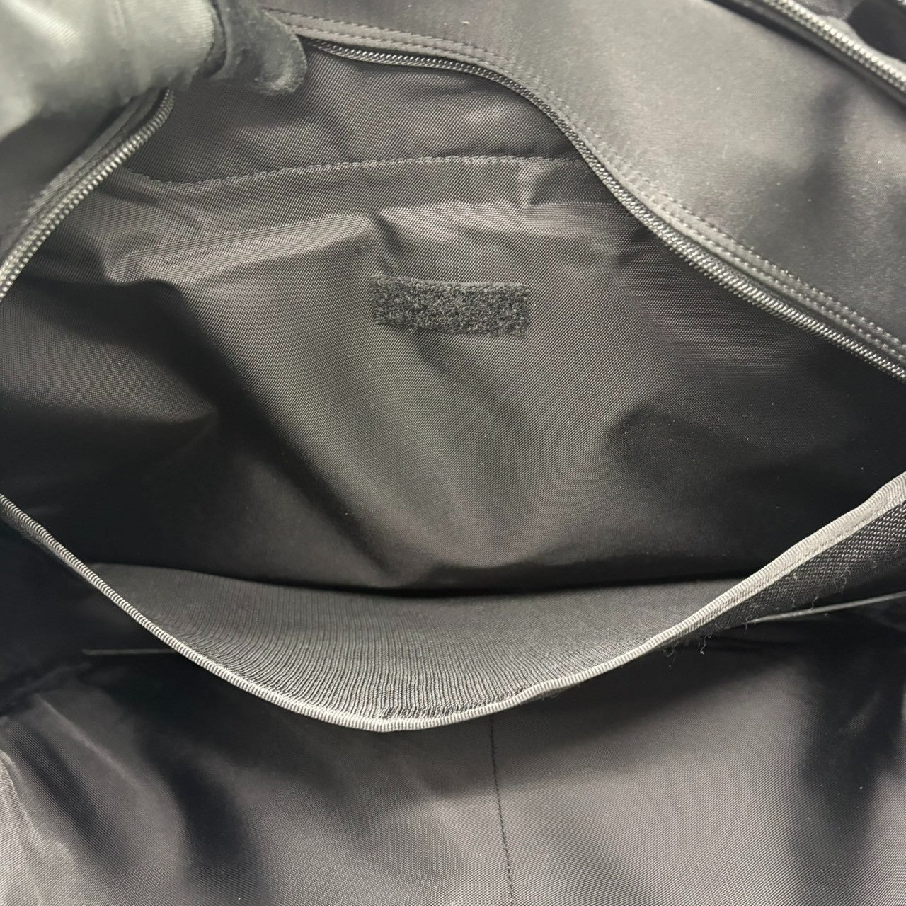 ポーター PORTER 吉田カバン ガーメントバッグ 2WAY ナイロン ブラック 黒 ショルダー 斜め掛け可 スーツ 収納 出張 冠婚葬祭 ビジネス トラベル 旅行 大容量 軽量 メンズ レディース ユニセックス 日本製 美品 クラシック エレガント 鞄 カバン 状態良好 丈夫 定番 0108JB032 X