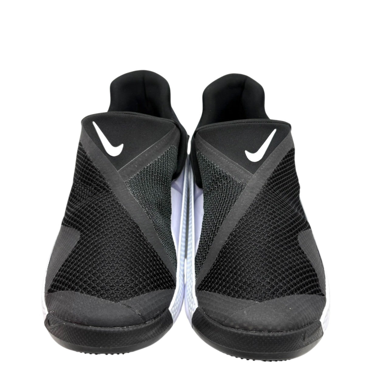 ナイキ NIKE ゴーフライイーズ スニーカー ブラック ホワイト 黒 白 26cm ハンズフリー 着脱容易 楽々 スリッポン 画期的 デザイン 箱付 タグ付 美品 状態良好 メンズ レディース ユニセックス 希少 人気 定番 モデル ウォーキング s19