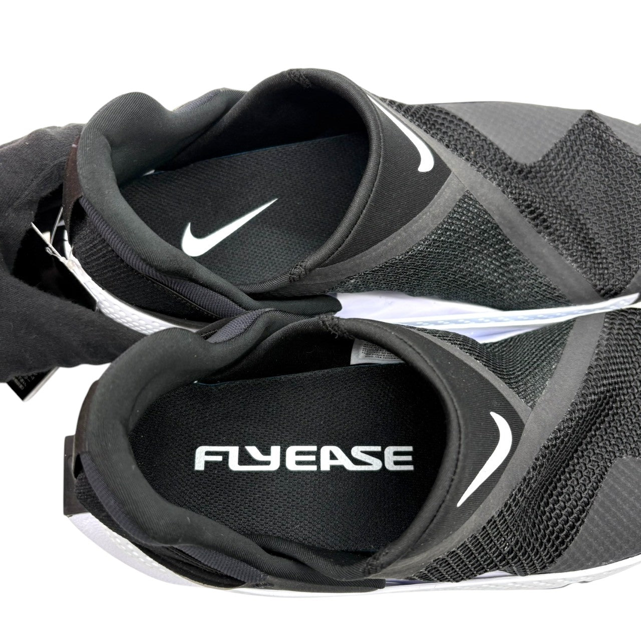 ナイキ NIKE ゴーフライイーズ スニーカー ブラック ホワイト 黒 白 26cm ハンズフリー 着脱容易 楽々 スリッポン 画期的 デザイン 箱付 タグ付 美品 状態良好 メンズ レディース ユニセックス 希少 人気 定番 モデル ウォーキング s19