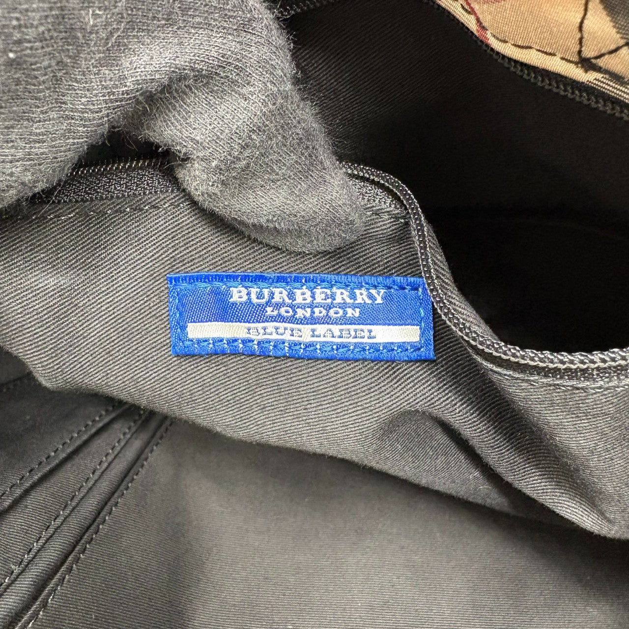 良品 バーバリー BURBERRY トートバッグ ノバチェック キャンバス A4サイズ収納可能 ワンショルダー 自立可 ブラック ベージュ 肩掛け 大容量 通勤 通学 ブルーレーベル ヴィンテージ ビンテージ クラシック エレガント カバン レディース s9