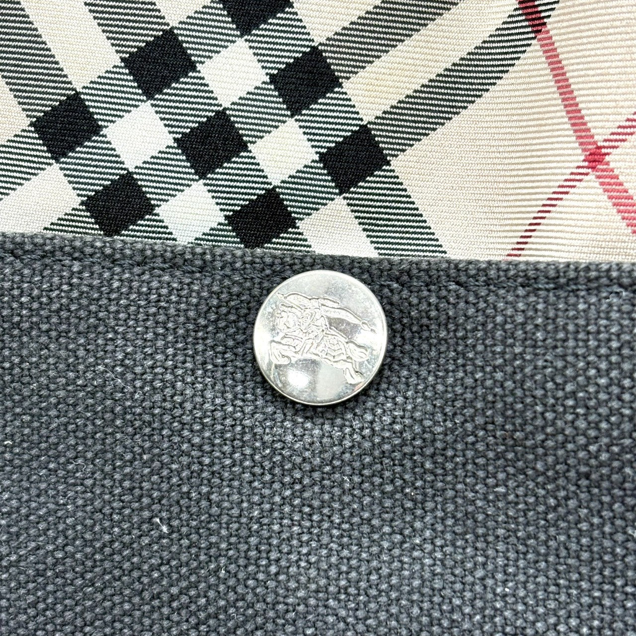 良品 バーバリー BURBERRY トートバッグ ノバチェック キャンバス A4サイズ収納可能 ワンショルダー 自立可 ブラック ベージュ 肩掛け 大容量 通勤 通学 ブルーレーベル ヴィンテージ ビンテージ クラシック エレガント カバン レディース s9