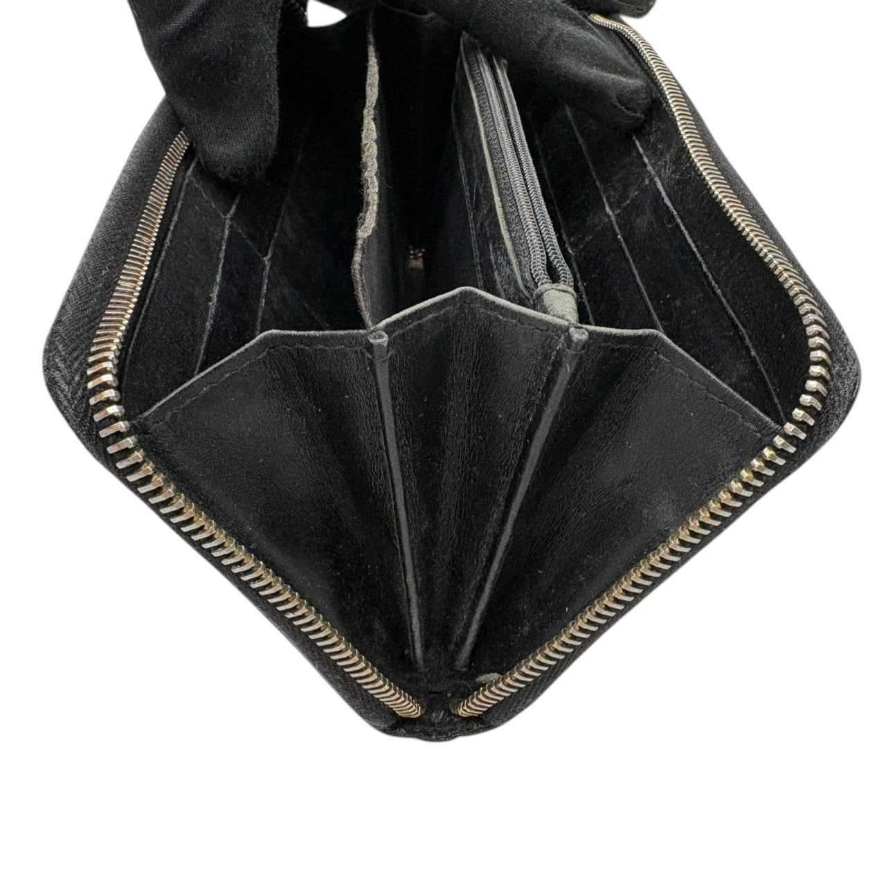 イヴサンローラン Yves Saint Laurent YSL 長財布 ラウンドジップ パテントレザー エナメル ブラック 黒 ゴールド金具 ビッグロゴ デカロゴ クラシック エレガント ヴィンテージ 希少 レア ウォレット レディース お出かけ w2
