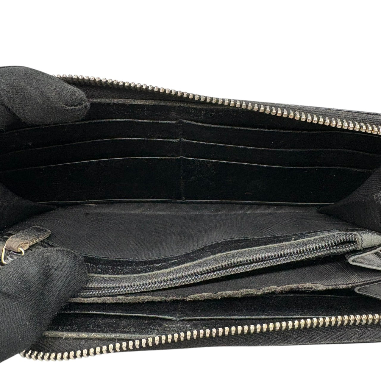 イヴサンローラン Yves Saint Laurent YSL 長財布 ラウンドジップ パテントレザー エナメル ブラック 黒 ゴールド金具 ビッグロゴ デカロゴ クラシック エレガント ヴィンテージ 希少 レア ウォレット レディース お出かけ w2
