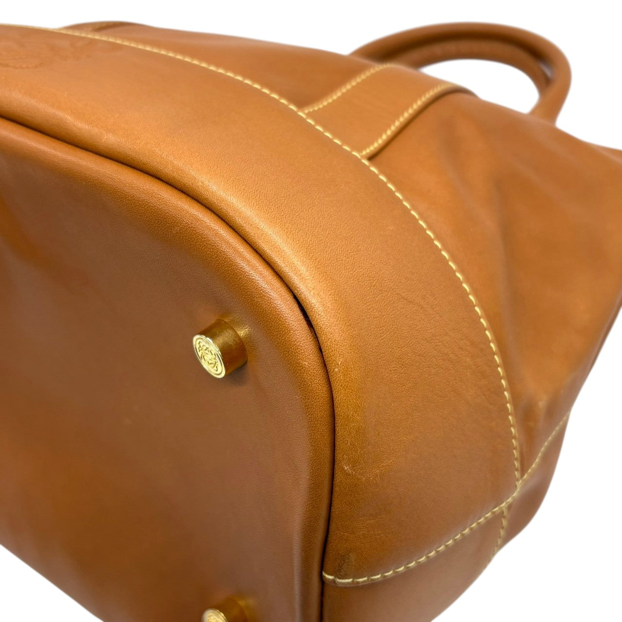 ロエベ LOEWE ハンドバッグ トートバッグ レザー 本革 ブラウン 茶色 キャメル アナグラム 型押し ロゴ ゴールド金具 ヴィンテージ ビンテージ クラシック エレガント 鞄 カバン 手提げ レディース 上品 高級 お出かけ 普段使い 通勤 通学 i