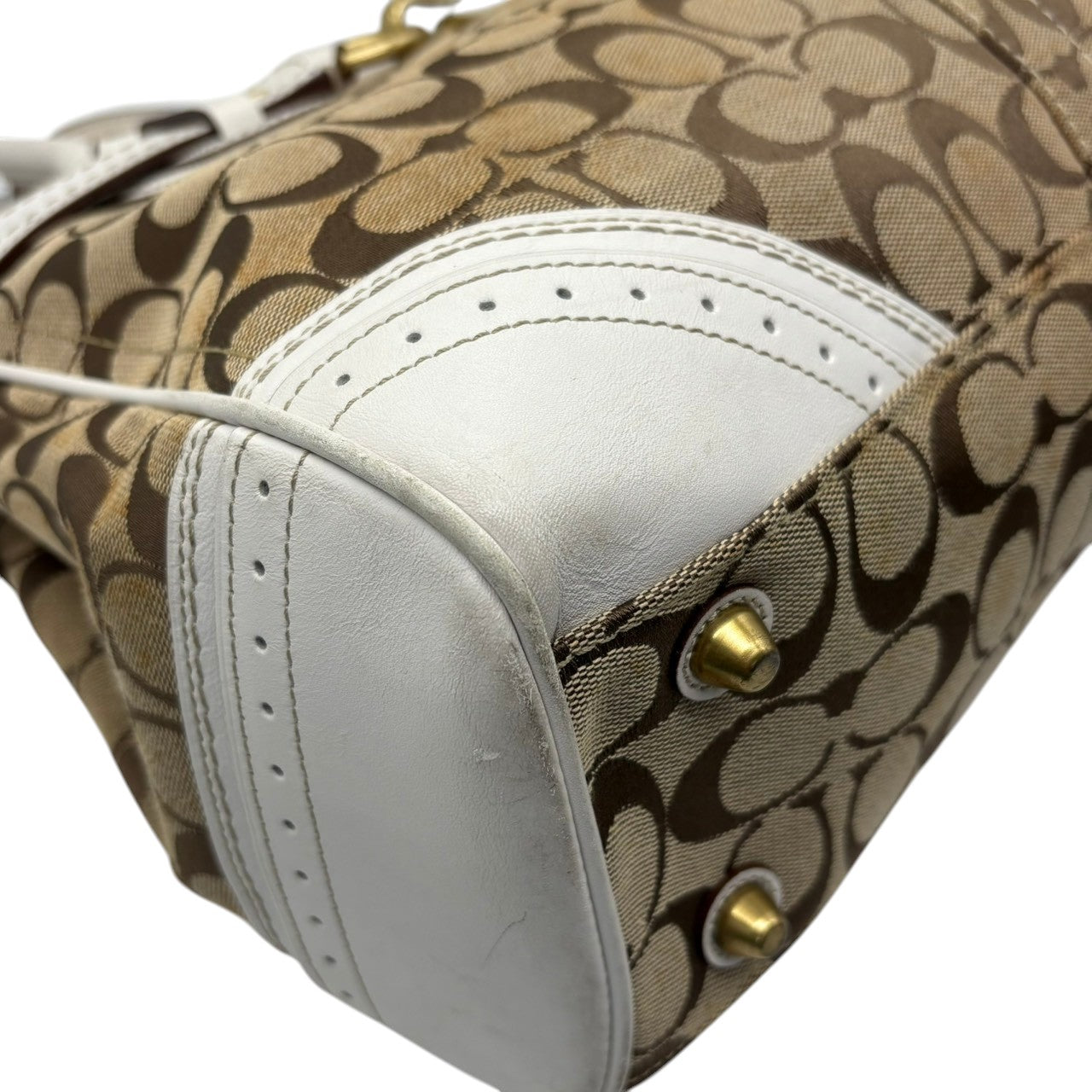 コーチ COACH ハンドバッグ トートバッグ シグネチャー キャンバス レザー 本革 ベージュ ホワイト 白 ゴールド金具 ワンショルダー 自立可 タッセル クラシック エレガント ヴィンテージ ビンテージ 鞄 カバン レディース 10508 s23
