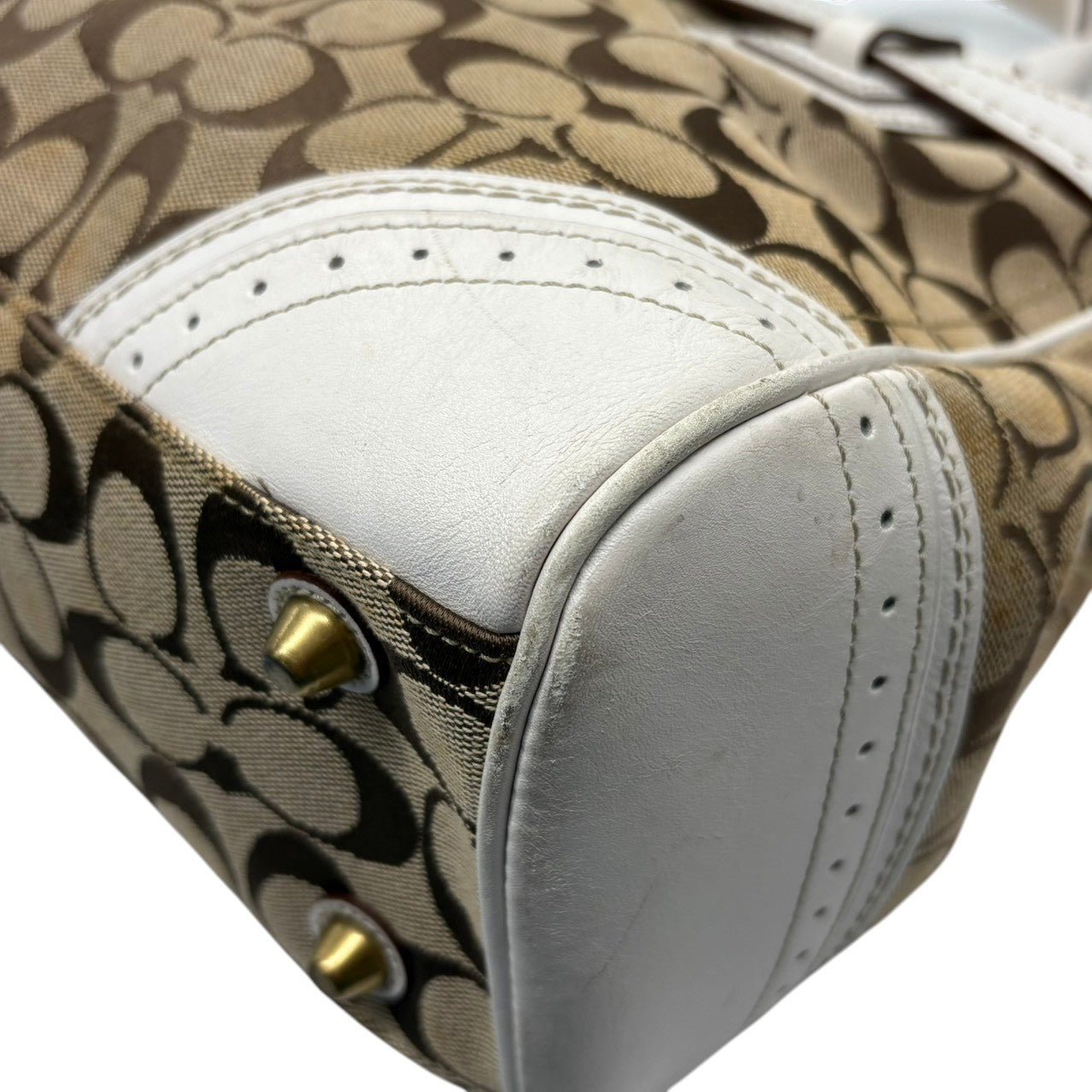 コーチ COACH ハンドバッグ トートバッグ シグネチャー キャンバス レザー 本革 ベージュ ホワイト 白 ゴールド金具 ワンショルダー 自立可 タッセル クラシック エレガント ヴィンテージ ビンテージ 鞄 カバン レディース 10508 s23