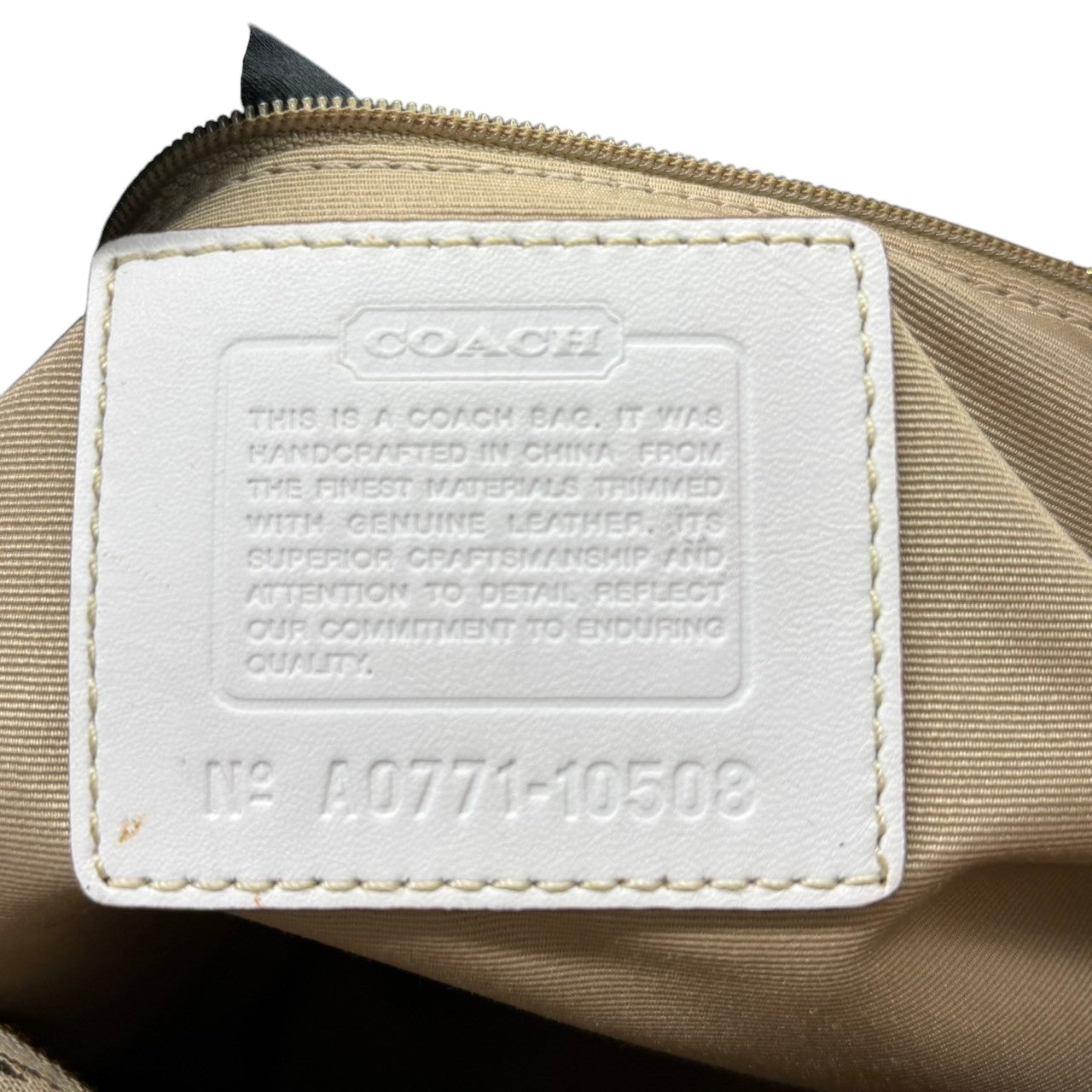 コーチ COACH ハンドバッグ トートバッグ シグネチャー キャンバス レザー 本革 ベージュ ホワイト 白 ゴールド金具 ワンショルダー 自立可 タッセル クラシック エレガント ヴィンテージ ビンテージ 鞄 カバン レディース 10508 s23