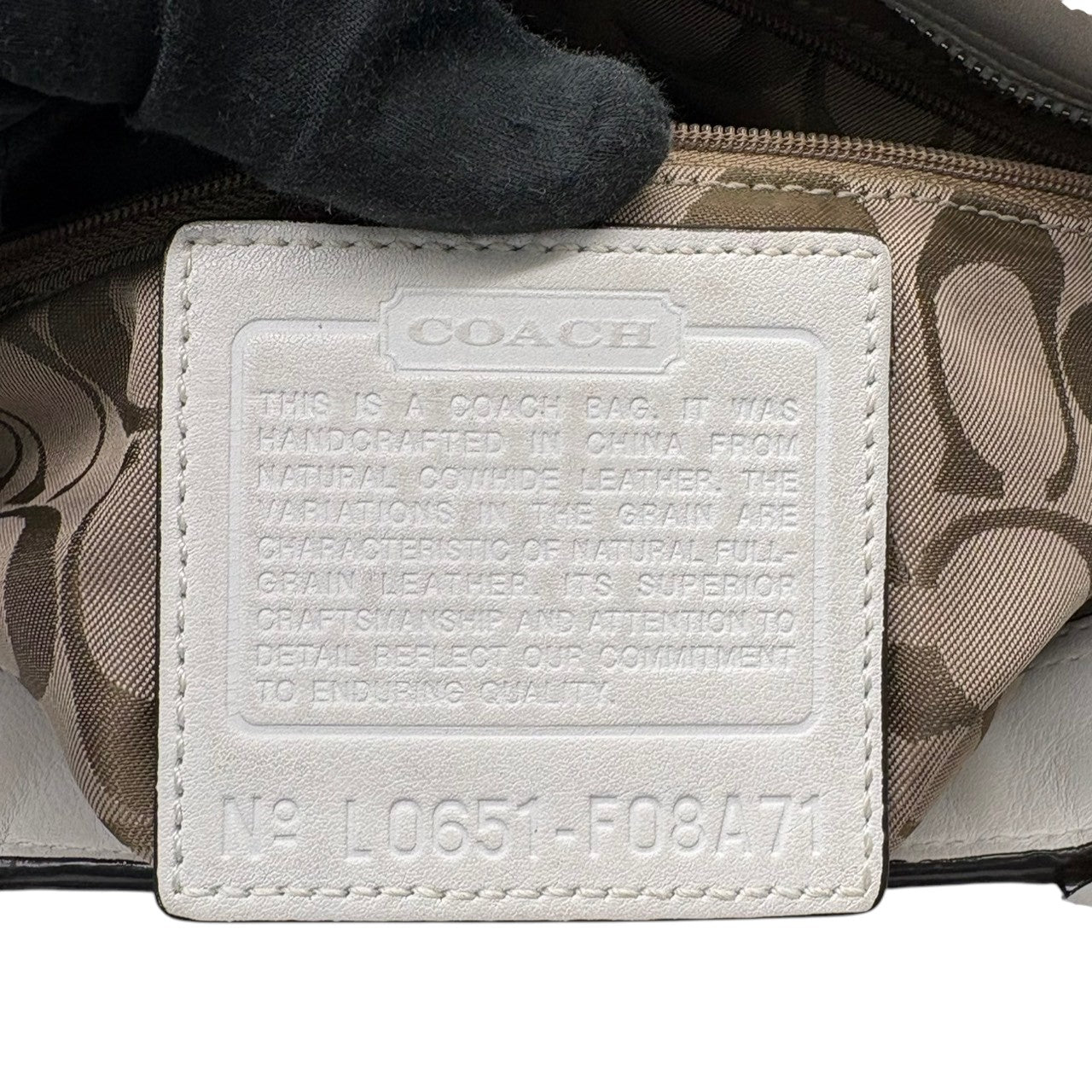 コーチ COACH ハンドバッグ トートバッグ レザー 本革 ホワイト 白 ワンショルダー 肩掛け可 自立可 A4収納可 大容量 通勤 通学 タッセル チャーム付 シルバー金具 クラシック エレガント レディース 鞄 カバン 美品 F08A71 s22