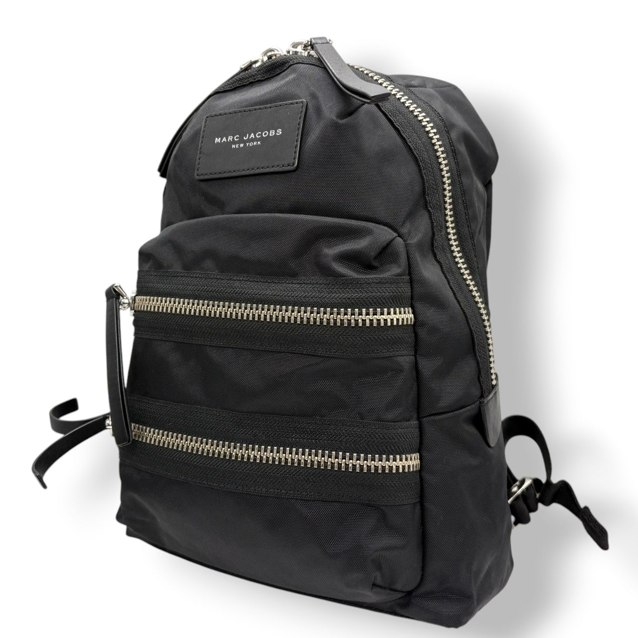 マークジェイコブス MARC JACOBS リュック バックパック デイパック ナイロン ブラック 黒 シルバー金具 軽量 大容量 A4収納可 通勤 通学 旅行 カジュアル モード スタイリッシュ レディース メンズ ユニセックス 美品 状態良好 人気 s22