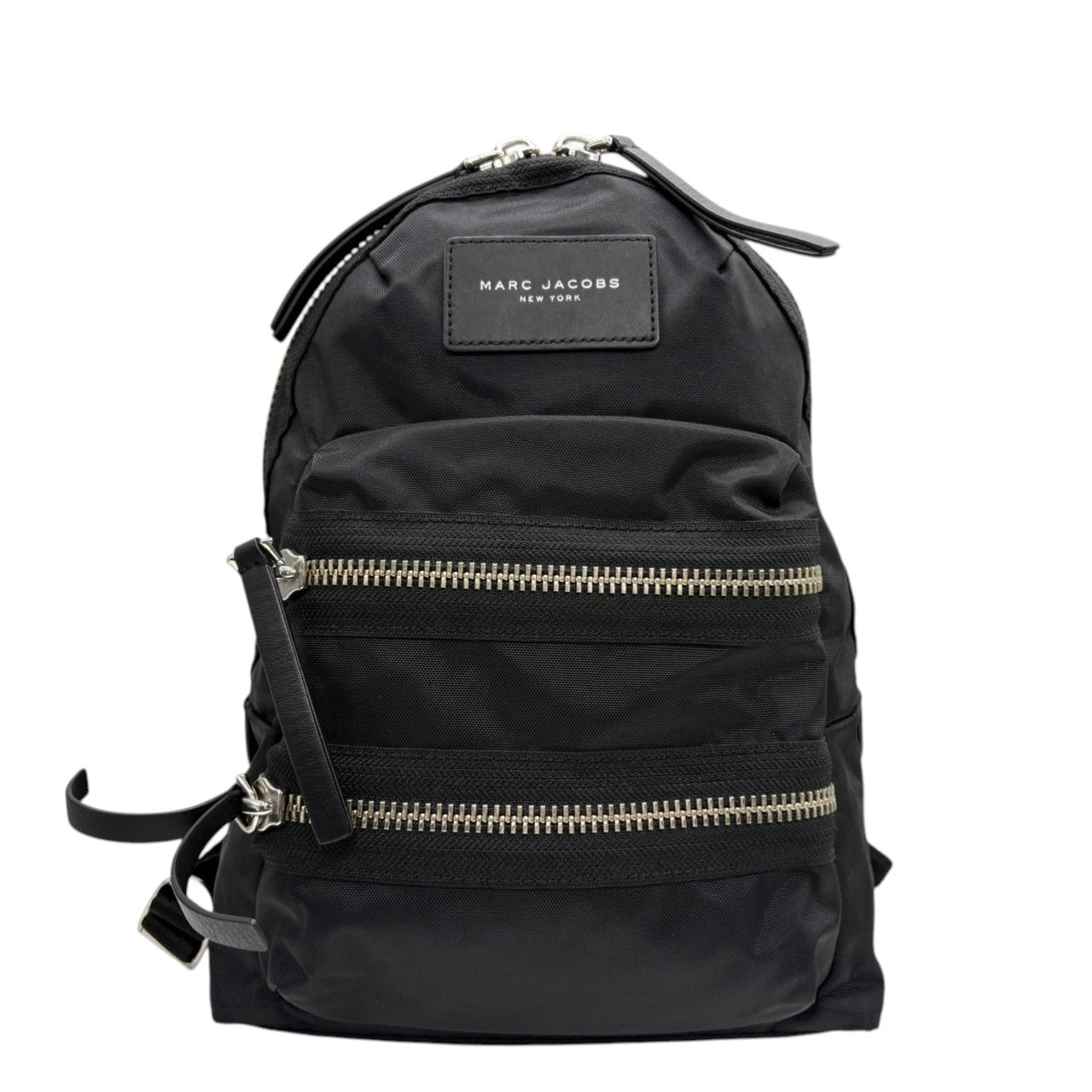 マークジェイコブス MARC JACOBS リュック バックパック デイパック ナイロン ブラック 黒 シルバー金具 軽量 大容量 A4収納可 通勤 通学 旅行 カジュアル モード スタイリッシュ レディース メンズ ユニセックス 美品 状態良好 人気 s22