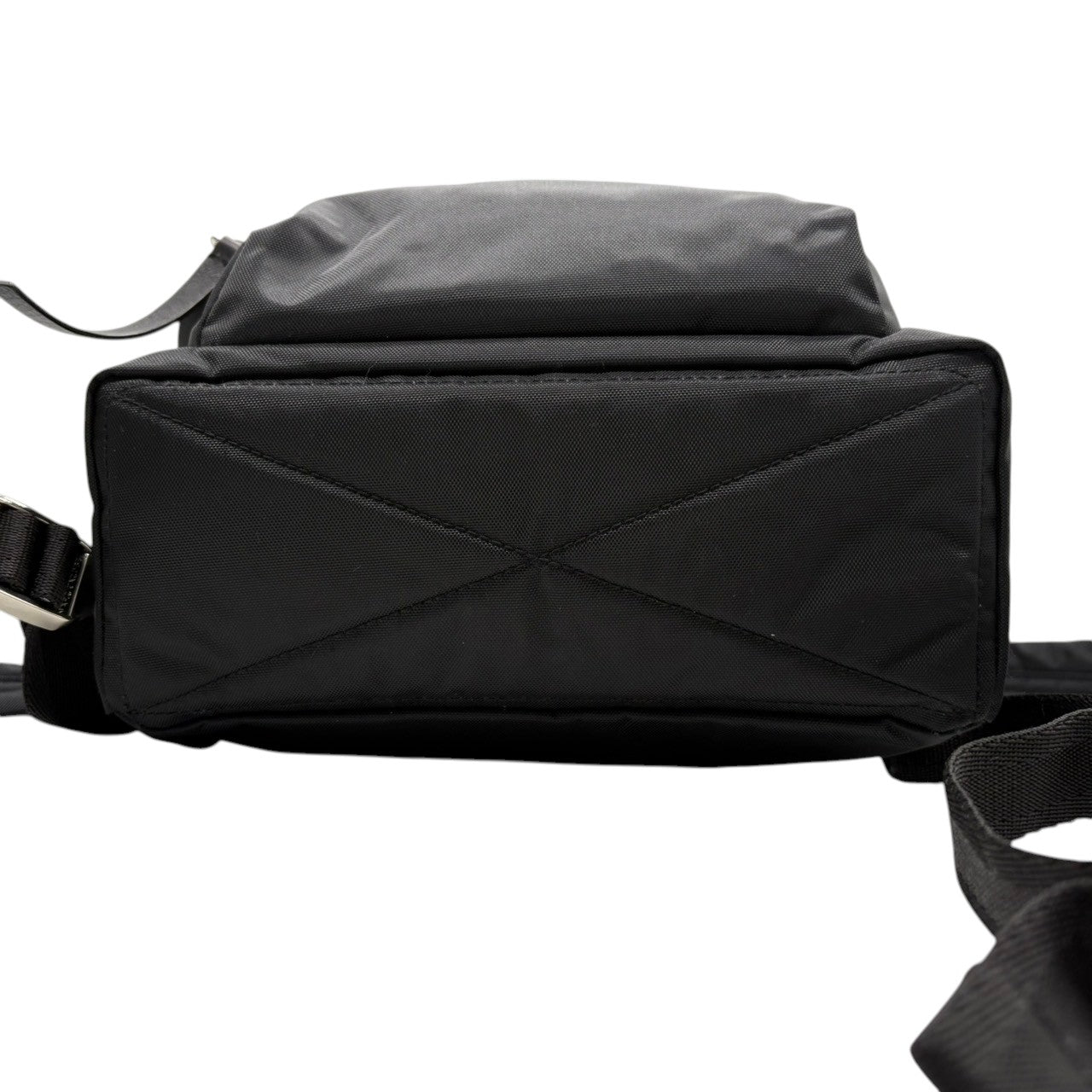 マークジェイコブス MARC JACOBS リュック バックパック デイパック ナイロン ブラック 黒 シルバー金具 軽量 大容量 A4収納可 通勤 通学 旅行 カジュアル モード スタイリッシュ レディース メンズ ユニセックス 美品 状態良好 人気 s22