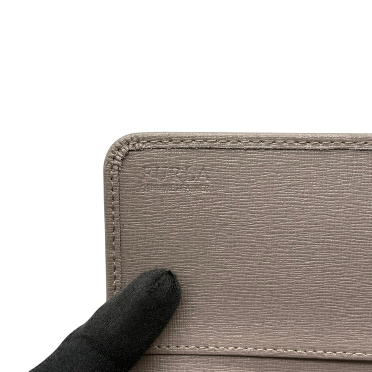 【極美品】フルラ FURLA 長財布 二つ折り フラップ サフィアーノ レザー グレー ゴールド金具 レディース メンズ ユニセックス ウォレット 財布 札入れ カードケース 大容量 シンプル エレガント クラシック 高級 華やか 状態良好 人気 w3