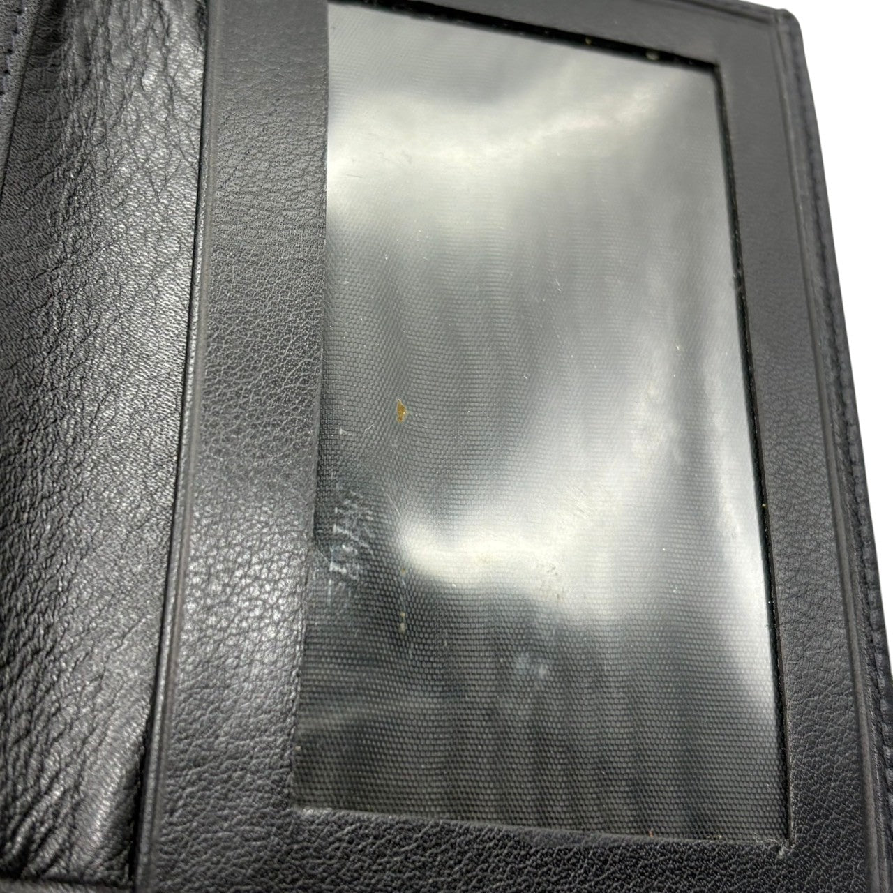 【美品】バリー BALLY カードケース 名刺入れ 定期入れ パスケース レザー 本革 ブラック 黒 ゴールド金具 二つ折り スリム 薄型 コンパクト レディース メンズ ユニセックス ビジネス 通勤 通学 シンプル エレガント クラシック 高級 w3