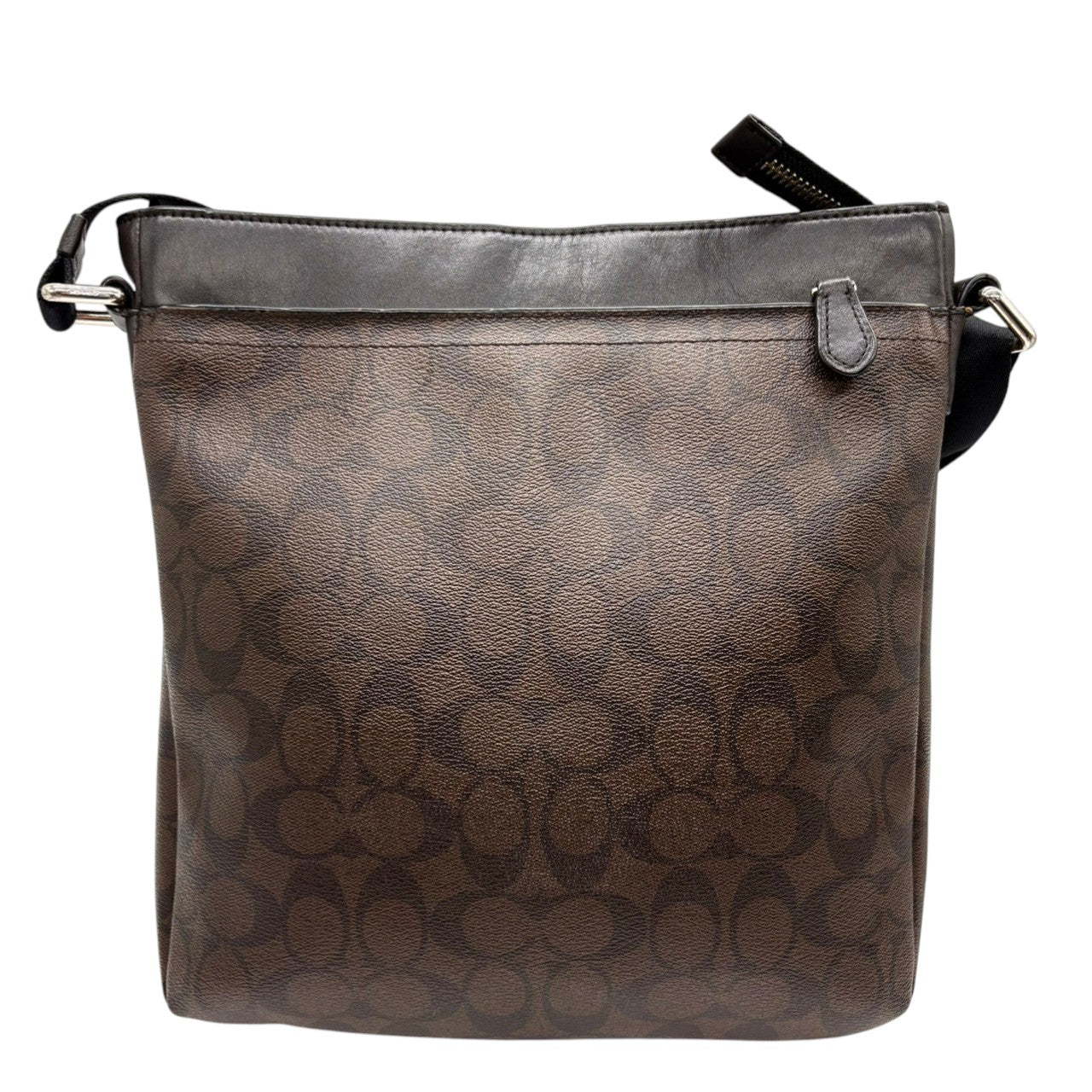 美品 コーチ COACH ショルダーバッグ メッセンジャーバッグ クロスボディ 斜め掛け可 シグネチャー PVC レザー 本革 ブラウン ブラック 茶 黒 シルバー金具 メンズ レディース ユニセックス 鞄 カバン 通勤 通学 お出かけ 普段使い s21