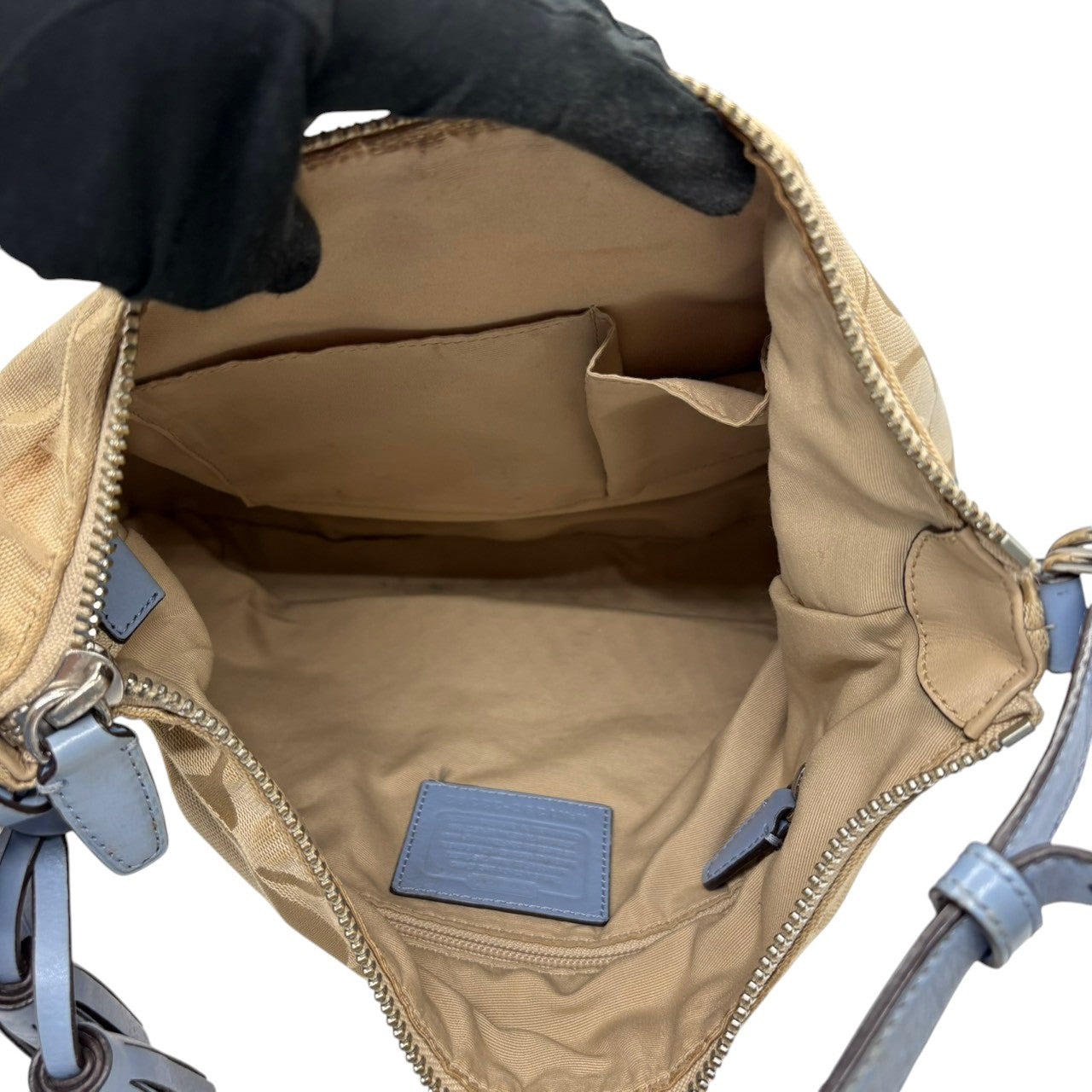 【良品】コーチ COACH ショルダーバッグ 2WAY シグネチャー キャンバス レザー 本革 ベージュ ライトブルー 水色 シルバー金具 斜め掛け可 ワンショルダー ターンロック タッセル クラシック エレガント 鞄 カバン レディース 22392 s21