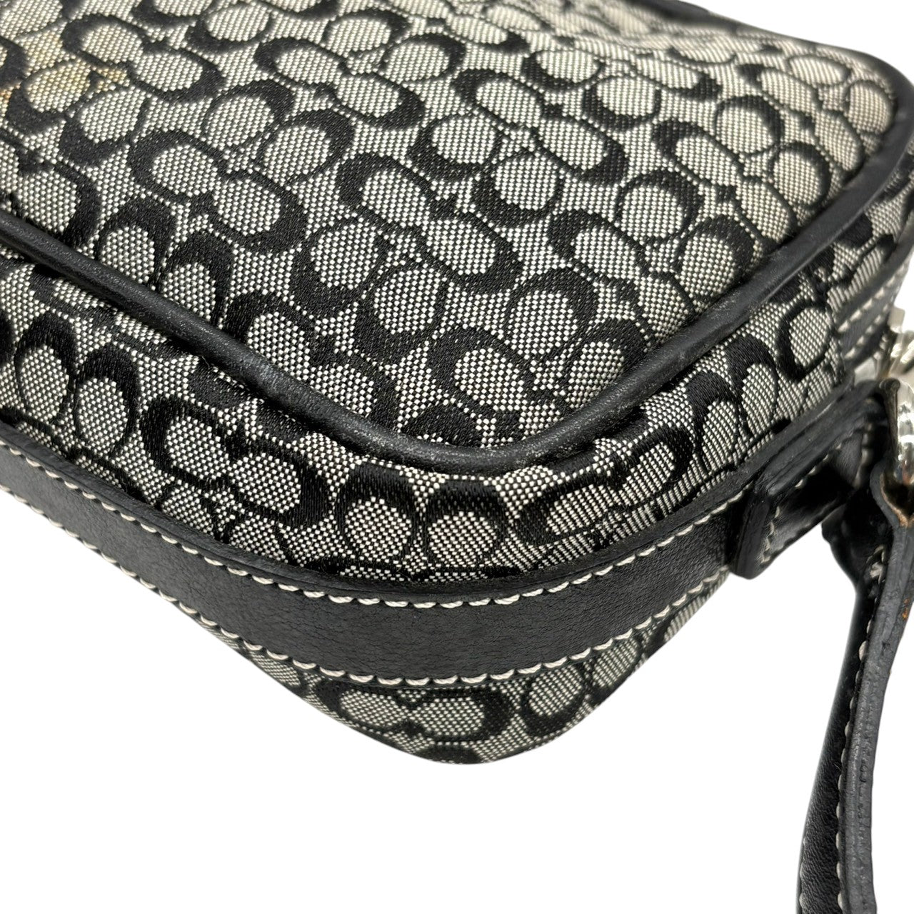 【良品】コーチ COACH ショルダーバッグ サコッシュ クロスボディ 斜め掛け可 ミニシグネチャー キャンバス レザー 本革 ブラック 黒 グレー シルバー金具 ミニバッグ ポシェット エレガント 鞄 カバン レディース 上品 高級 6341 s20