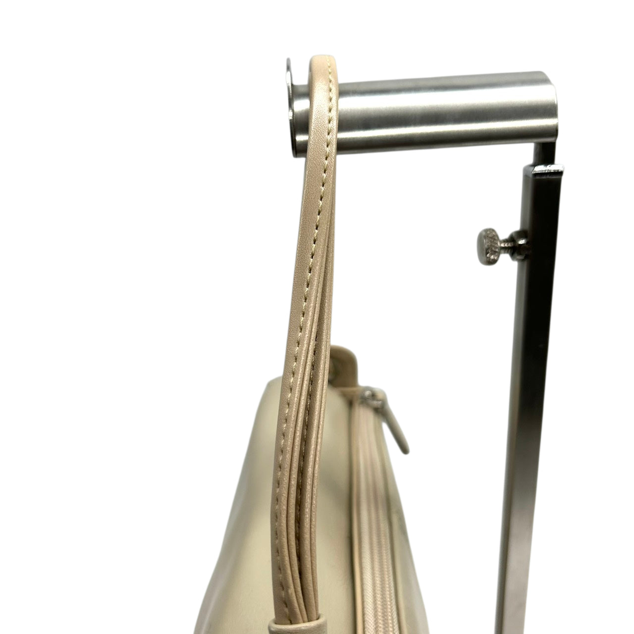 【美品】ヴィンチェンツォ ヴァレンティノ VINCENZO VALENTINO ハンドバッグ ショルダーバッグ 2WAY 斜め掛け可 レザー 本革 ベージュ グレージュ イタリア製 レディース フォーマル エレガント クラシック s93