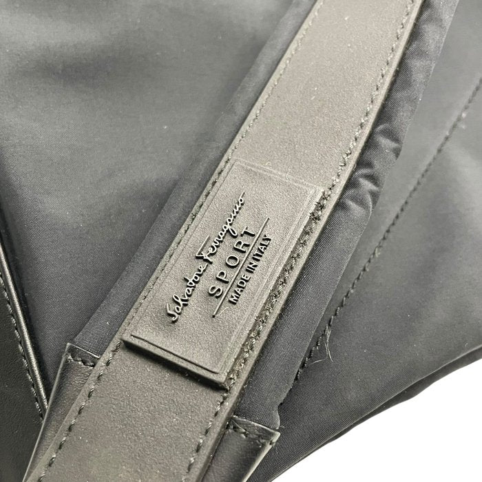 Salvatore Ferragamo サルヴァトーレ フェラガモ ワンショルダーバッグ ナイロン レザー ブラック Vara風 シルバー金具 肩掛け レディース 通勤 普段使い c1