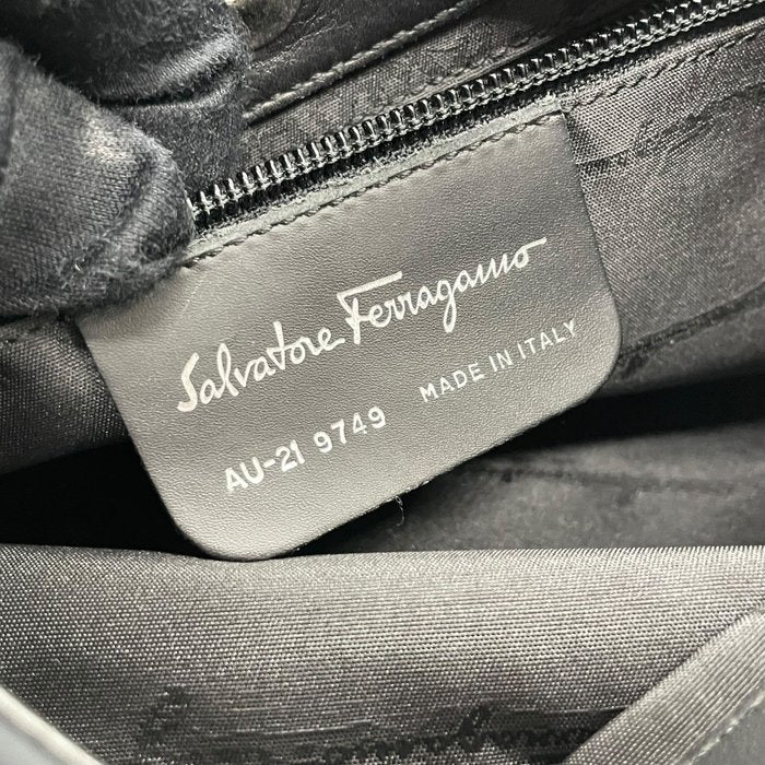 Salvatore Ferragamo サルヴァトーレ フェラガモ ワンショルダーバッグ ナイロン レザー ブラック Vara風 シルバー金具 肩掛け レディース 通勤 普段使い c1