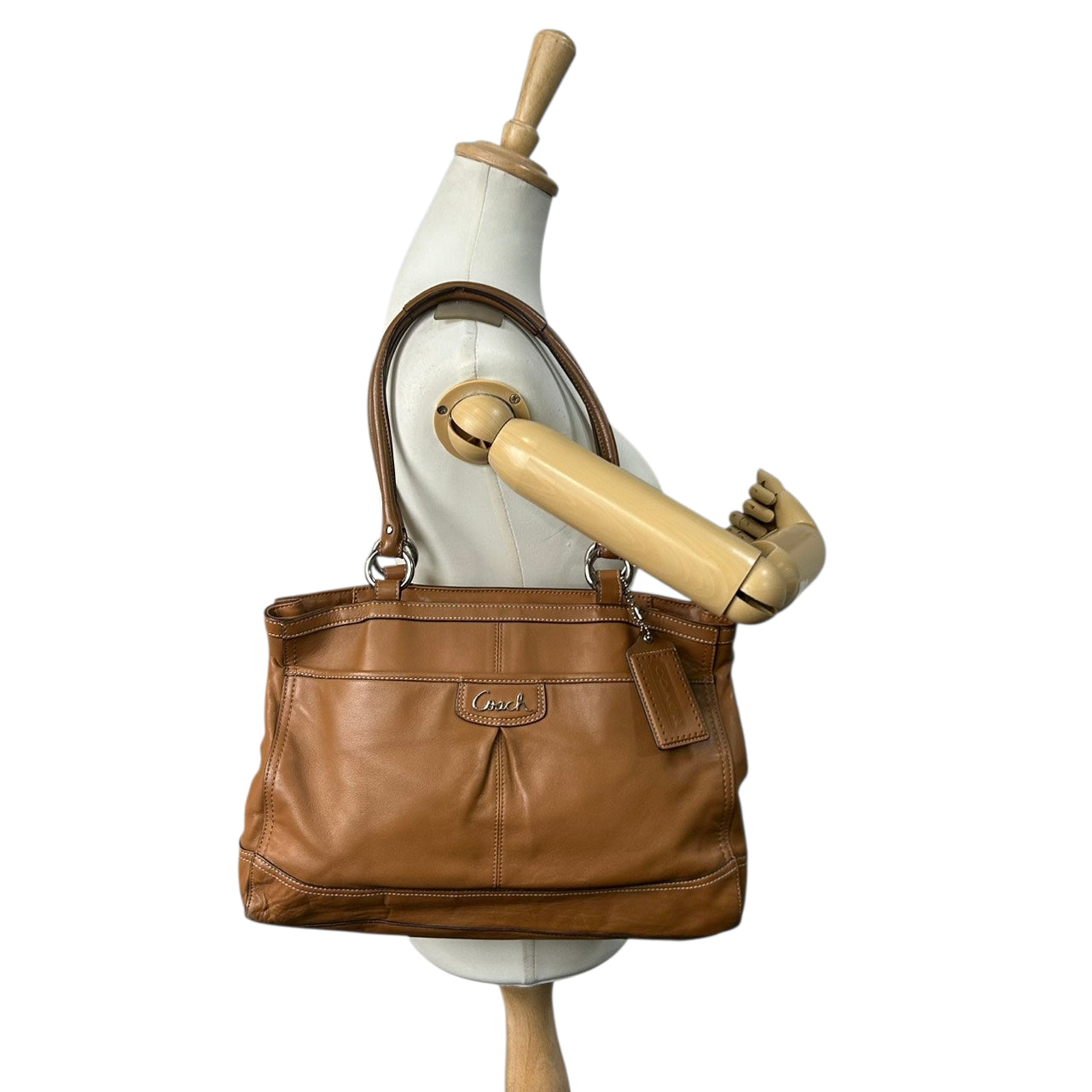 美品 コーチ COACH パーク レザー キャリーオール トートバッグ ショルダーバッグ F19728 本革 キャメル ライトブラウン 茶 A4収納可 肩掛け ワンショルダー シルバー金具 チャーム付 通勤 通学 ビジネス レディース E6