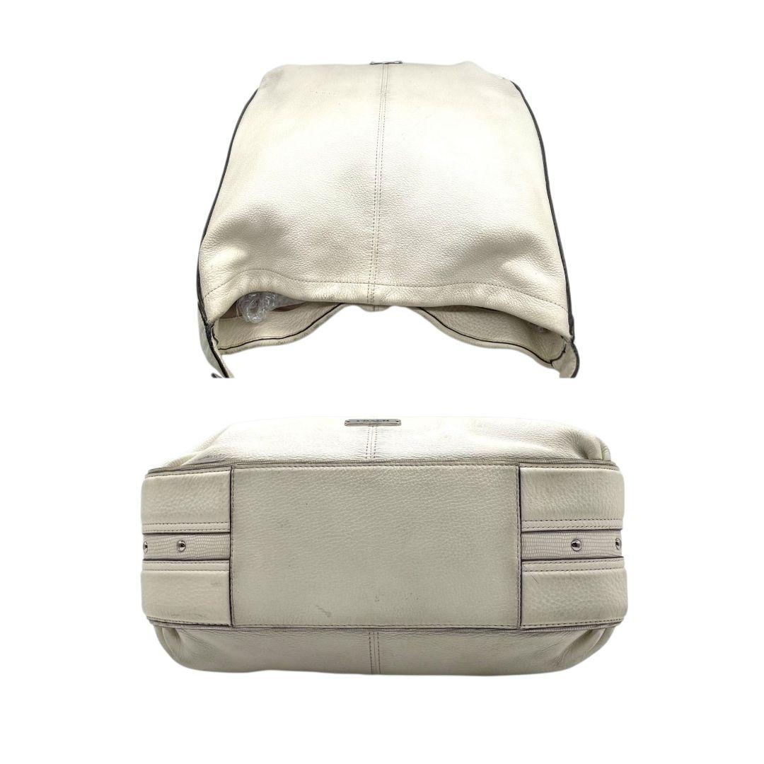 コーチ　ハンドバッグ　白　ワンショルダー　ホーボー　A4収納　COACH　T4　トートバッグ　レザー　本革　肩掛け可　肩かけ可　シルバー金具　ロゴタグ　ロゴプレート　F31287　ホワイト