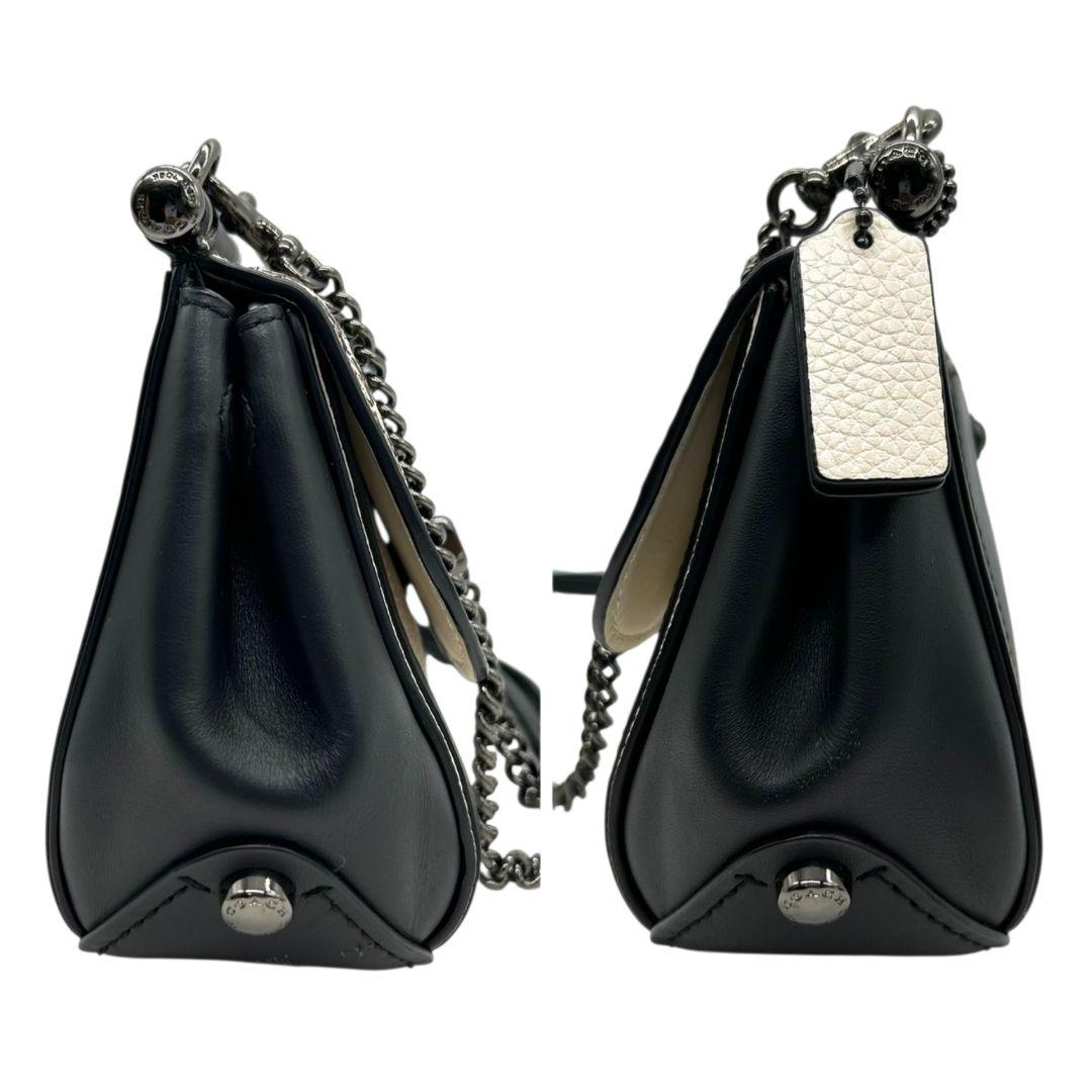 コーチ ショルダーバッグ 黒 ブラック 白 ホワイト 型押し フラップ チェーン ターンロック レザー 本革 斜め掛け可 自立可 チャーム付き ロゴプレート 本物保証 鑑定済 オシャレ COACH 59498 s67