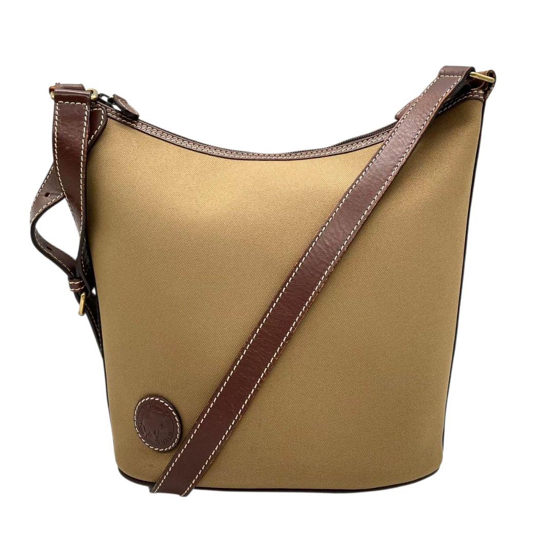 ハンティングワールド ショルダーバッグ カーキ ロゴ 斜め掛け可 キャンバス T1 HUNTING WORLD レザー 本革 ゴールド金具 ロゴプレート サファリトゥデイ クラシック