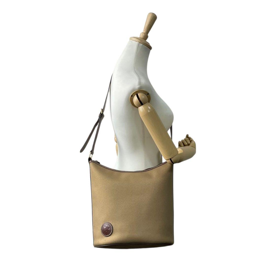 ハンティングワールド ショルダーバッグ カーキ ロゴ 斜め掛け可 キャンバス T1 HUNTING WORLD レザー 本革 ゴールド金具 ロゴプレート サファリトゥデイ クラシック