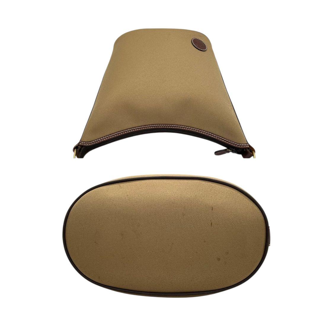 ハンティングワールド ショルダーバッグ カーキ ロゴ 斜め掛け可 キャンバス T1 HUNTING WORLD レザー 本革 ゴールド金具 ロゴプレート サファリトゥデイ クラシック