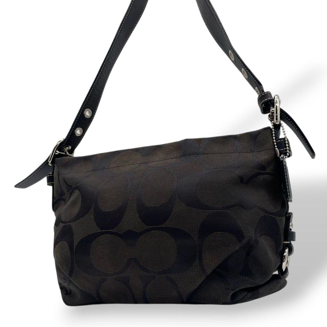 コーチ　ショルダーバッグ　黒　シグネチャー　斜め掛け可　キャンバス　T8　COACH　レザー　本革　ロゴタグ　シルバー金具　F15068　ブラック