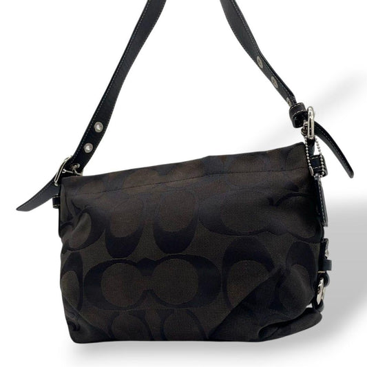 コーチ　ショルダーバッグ　黒　シグネチャー　斜め掛け可　キャンバス　T8　COACH　レザー　本革　ロゴタグ　シルバー金具　F15068　ブラック