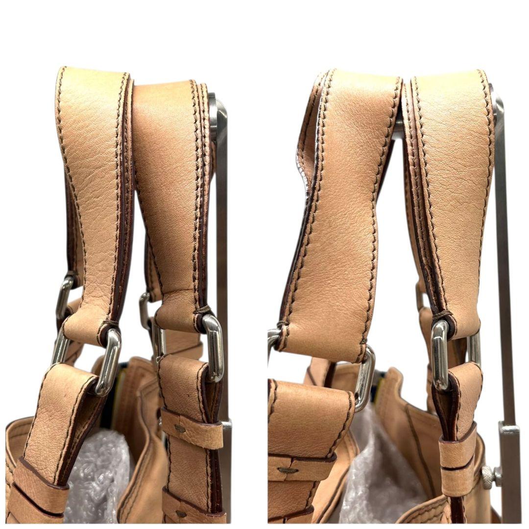 Chloe クロエ トートバッグ ベージュ レザー 本革 ワンショルダー ハンドバッグ A4収納 肩掛け可 肩かけ可 シルバー金具 s33 ブランドロゴ 上品 高級感