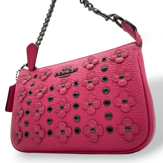 美品 コーチ ハンドバッグ ピンク 花柄 スタッズ レザー ポーチ アクセサリーポーチ 本革 チェーン トートバッグ ロゴプレート ロゴタグ チャーム付き COACH s80