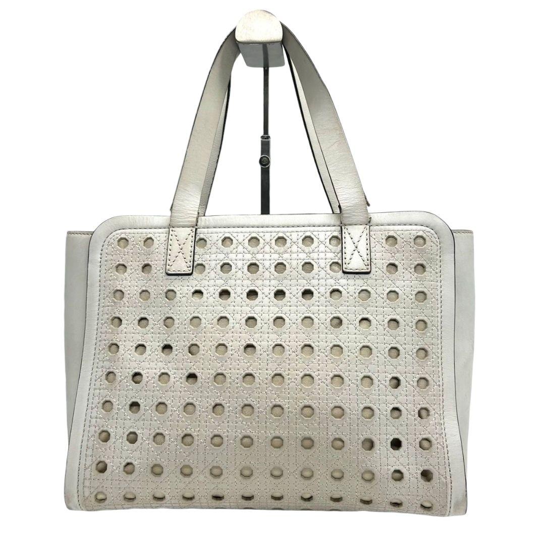 ケイトスペード ハンドバッグ 白 ホワイト パンチング ドット ワンショルダー トートバッグ A4収納 自立可 肩掛け可 レザー 本革 ロゴプレート s62 kate spade