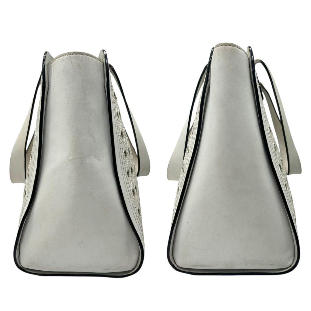 ケイトスペード ハンドバッグ 白 ホワイト パンチング ドット ワンショルダー トートバッグ A4収納 自立可 肩掛け可 レザー 本革 ロゴプレート s62 kate spade