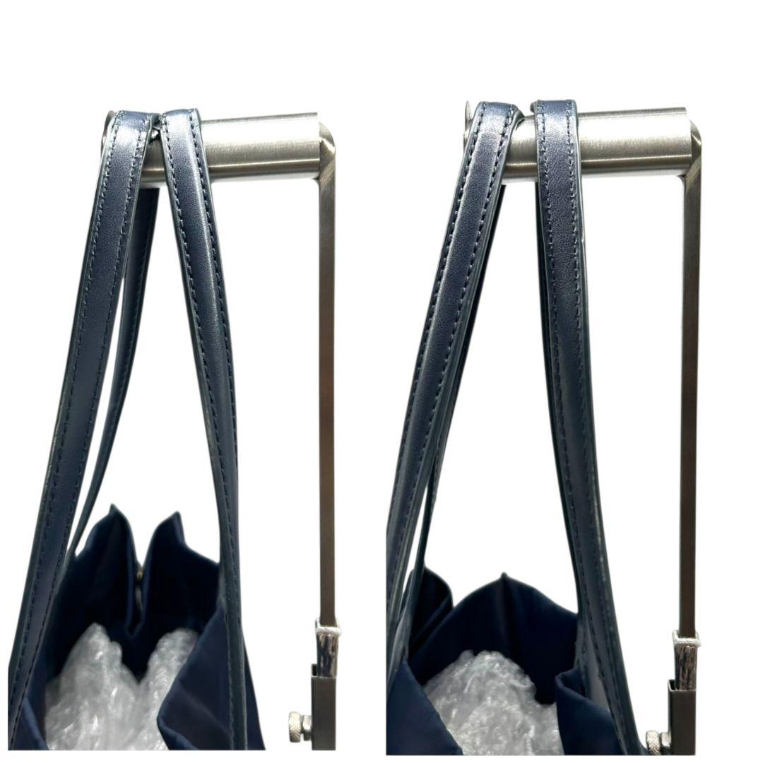 トリーバーチ トートバッグ 紺 デカロゴ A4収納 ワンショルダー T8 ハンドバッグ 肩掛け可 肩かけ可 ネイビー レザー 本革 ナイロン ロゴプレート TORY BURCH