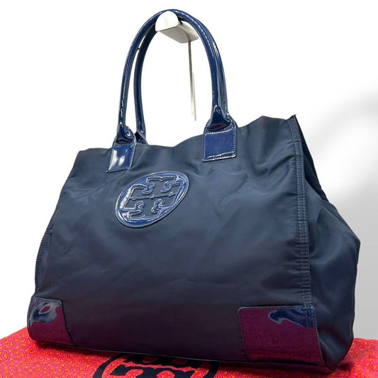 トリーバーチ トートバッグ 紺 デカロゴ A4収納 ワンショルダー H ハンドバッグ 肩掛け可 肩かけ可 ネイビー エナメル ナイロン TORY BURCH