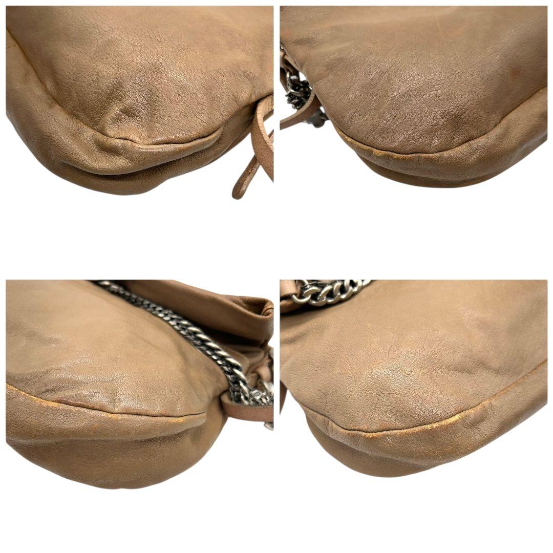 ジミーチュウ JIMMY CHOO ショルダーバッグ 茶 ブラウン レザー チェーン バイカー 斜め掛け可 本革 シルバー金具 ロゴ チャーム付き レディース　s4
