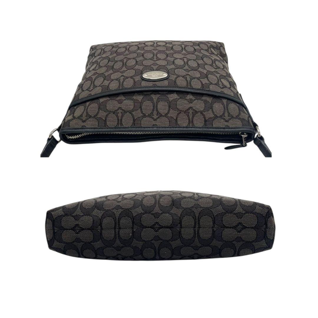 美品 コーチ ショルダーバッグ グレー シグネチャー 斜め掛け可 キャンバス s9 ロゴプレート シルバー金具 ブラック レザー 本革 COACH