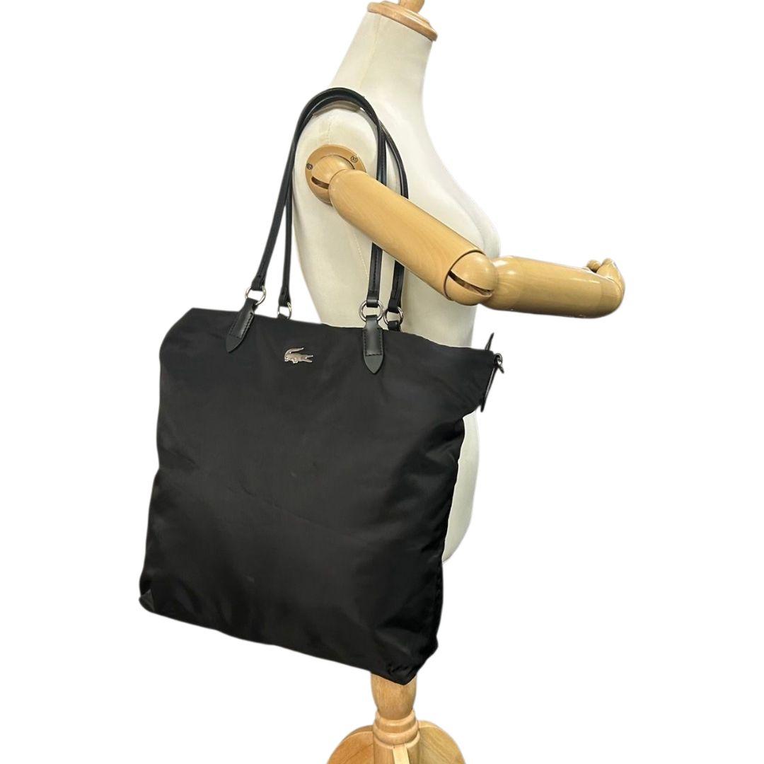 ラコステ トートバッグ 黒 ブラック ワニロゴ A4収納 ワンショルダー ナイロン ハンドバッグ 肩掛け可 シルバー金具 T7 LACOSTE 軽量 通勤 通学 おしゃれ