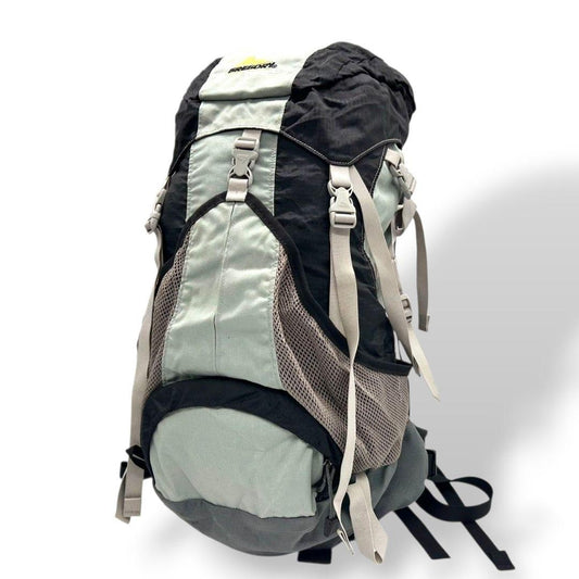 グレゴリー バックパック 黒 グレー Breeze 45 ロゴ ナイロン A4収納 ブラック GREGORY X 大容量 トレッキング アウトドア リュック デイパック 高機能 通気性 軽量
