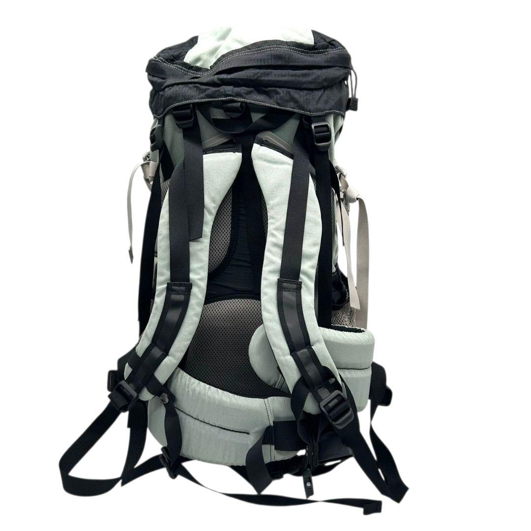 グレゴリー バックパック 黒 グレー Breeze 45 ロゴ ナイロン A4収納 ブラック GREGORY X 大容量 トレッキング アウトドア リュック デイパック 高機能 通気性 軽量