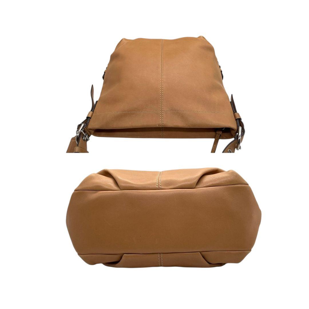 美品 コーチ ショルダーバッグ ベージュ レザー 本革 斜め掛け可 F15064 u11 ホーボー ロゴタグ シルバー金具 COACH シンプル 上品 デイリーユース